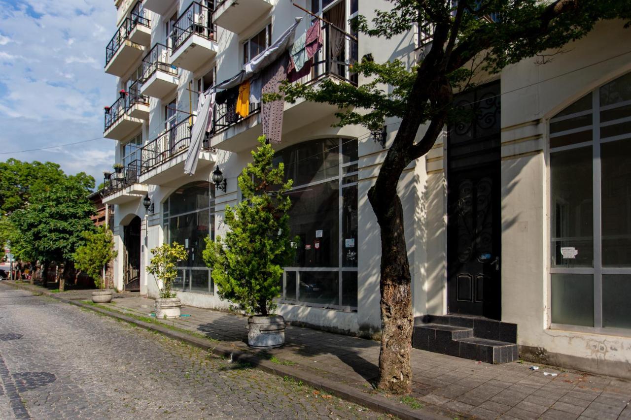 Apartments In The Historical Center Of Batumi, Near The Seaside Park ภายนอก รูปภาพ